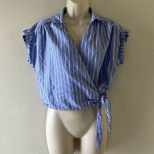 Old navy small striped wrap top, short sleeve